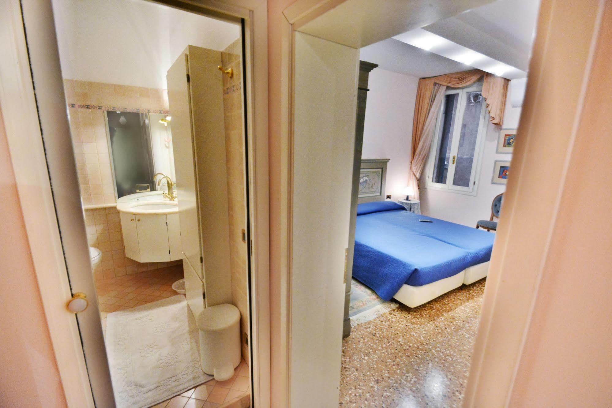 Ve.N.I.Ce. Cera Casa Del Sol Appartement Venetië Buitenkant foto